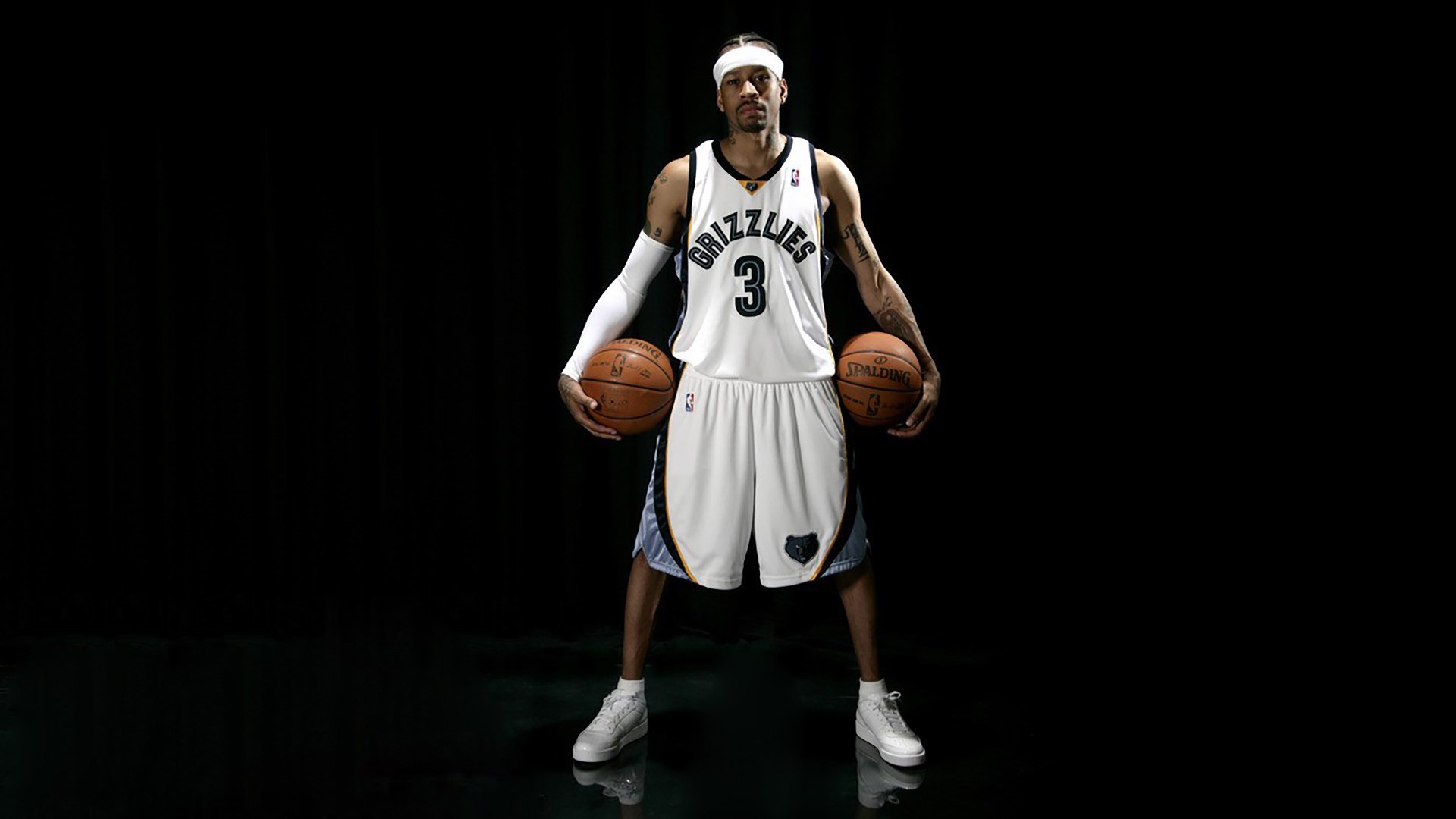 洛杉矶湖人首回合险胜切尔西，爱德华兹砍下35记关键球，全场沸腾